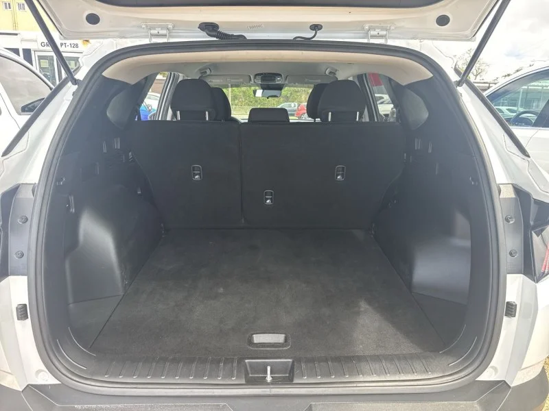 Used 2022 White Hyundai SEL image 15