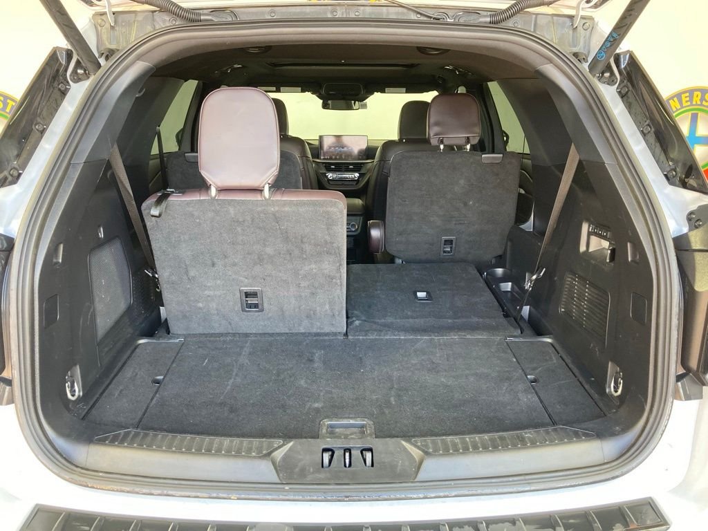 Used 2025 White Ford Platinum image 23