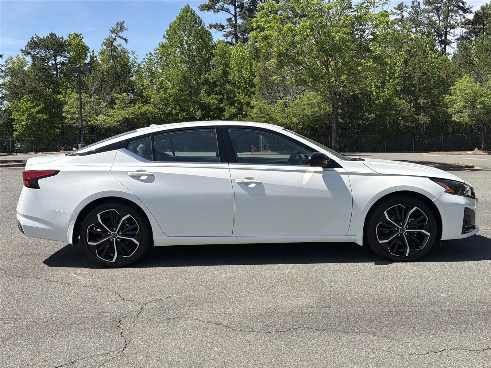 Used 2024 Pearl White Tricoat Nissan 2.5 SR image 28