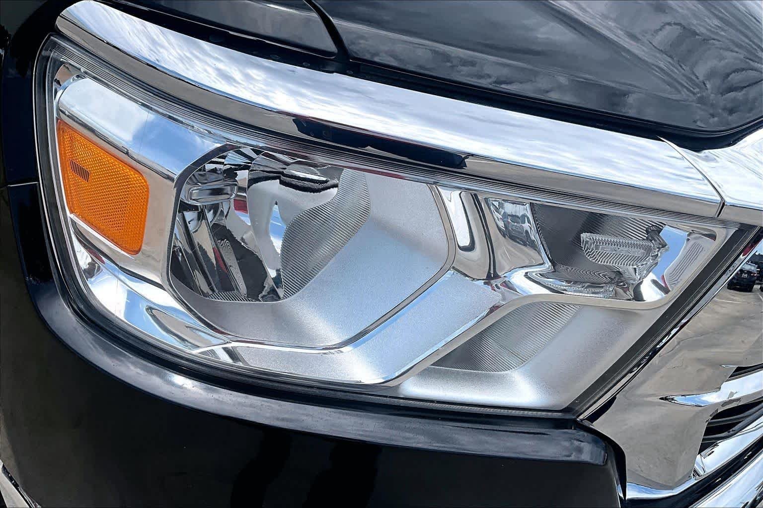 Used 2019 Diamond Black Crystal Pearlcoat Ram Tradesman image 28