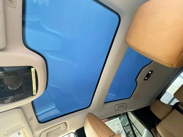 New 2026 Iridium Lexus 450e Premium image 33