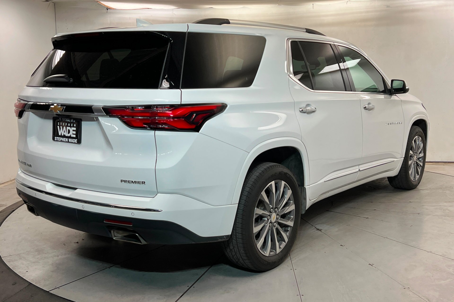Used 2023 Summit White Chevrolet Premier image 6