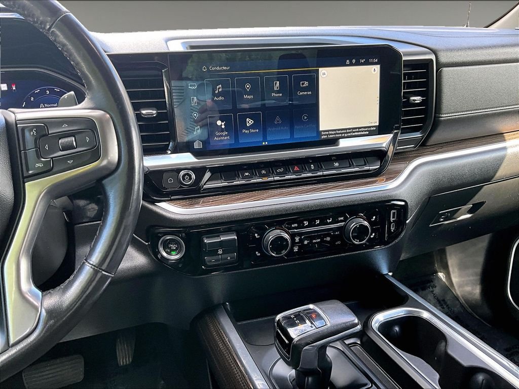 Used 2022 White Chevrolet RST image 18
