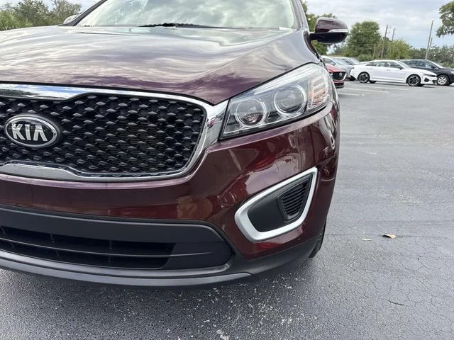 Used 2018 Purple Kia LX image 9