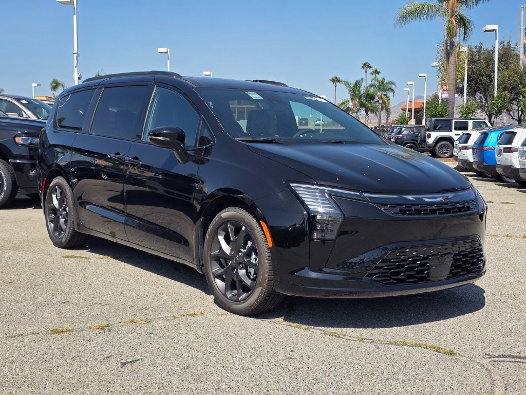 2027 Chrysler Pacifica Limited