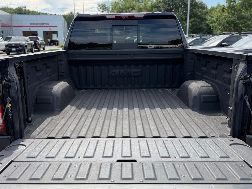 Used 2025 Silver GMC Denali image 6