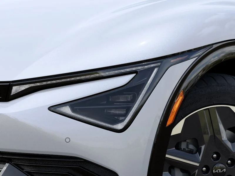 New 2026 Glacial White Pearl Kia Light Long Range image 10