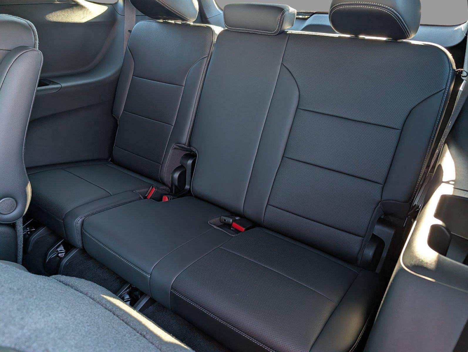 2027 Chevrolet Traverse LT - Photo 33