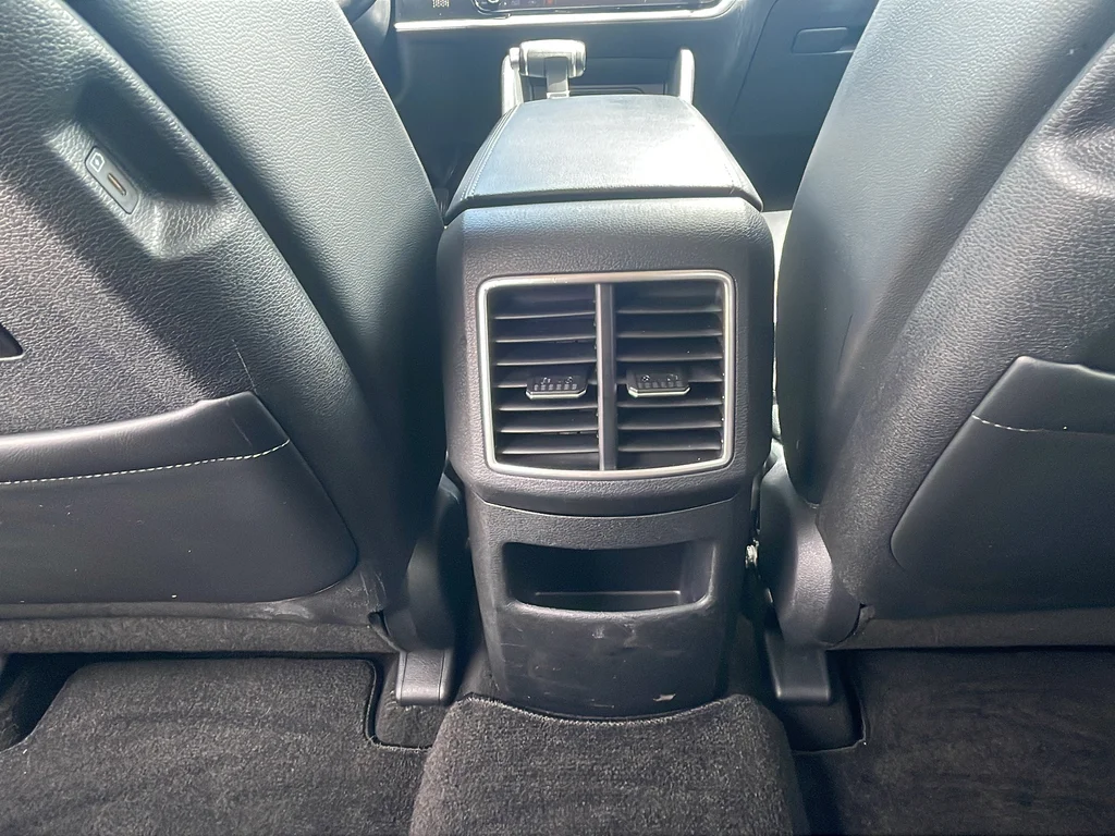 Used 2023 White Kia EX image 19