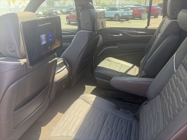 Used 2024 Argent Silver Metallic Cadillac Sport Platinum image 8