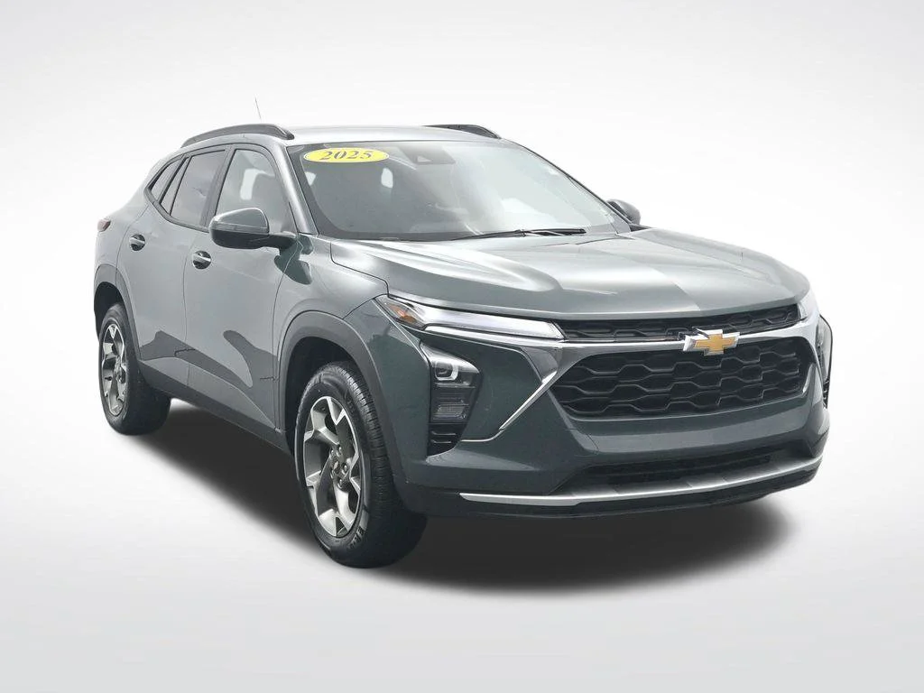 Certified Used 2025 Cypress Chevrolet LT image 3