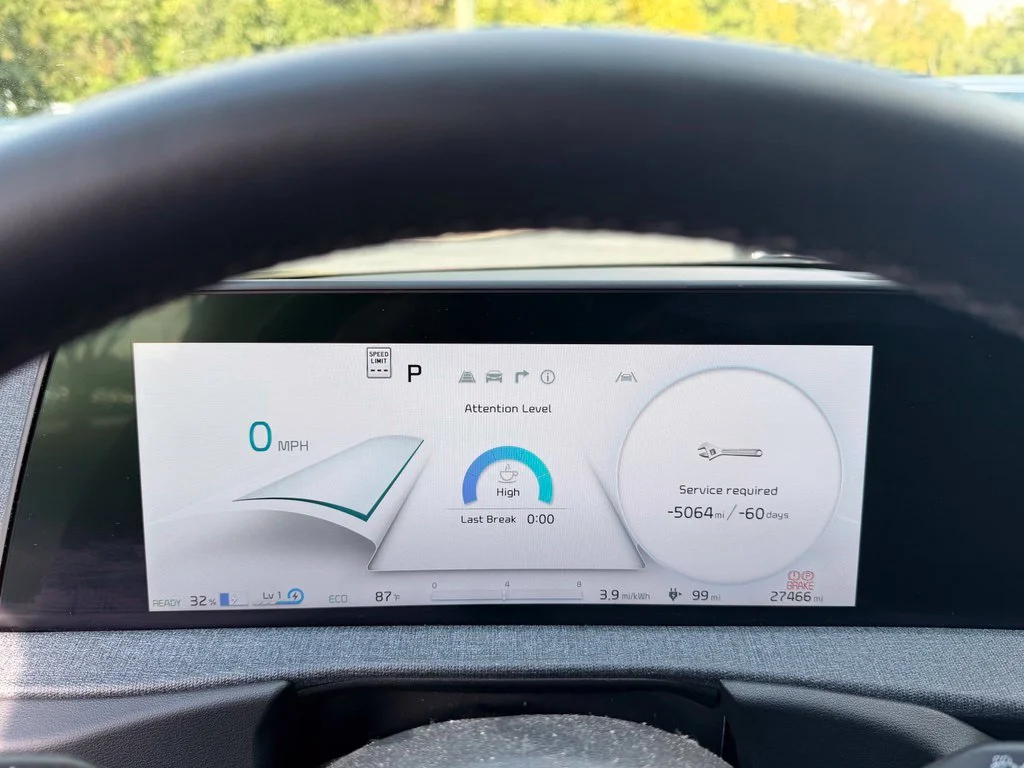 Used 2023 Gray Kia Wind image 14