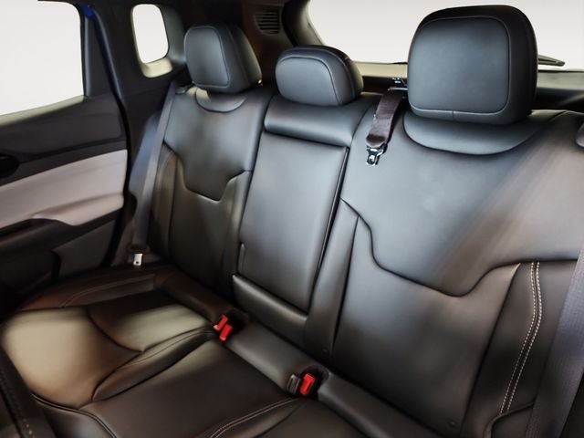 New 2026 Hydro Blue Pearl-Coat Exterior Paint Jeep Limited image 13