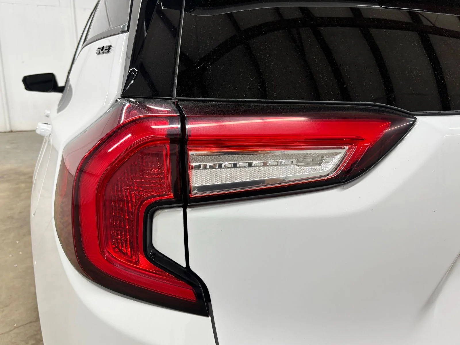 Used 2024 White GMC SLE image 7