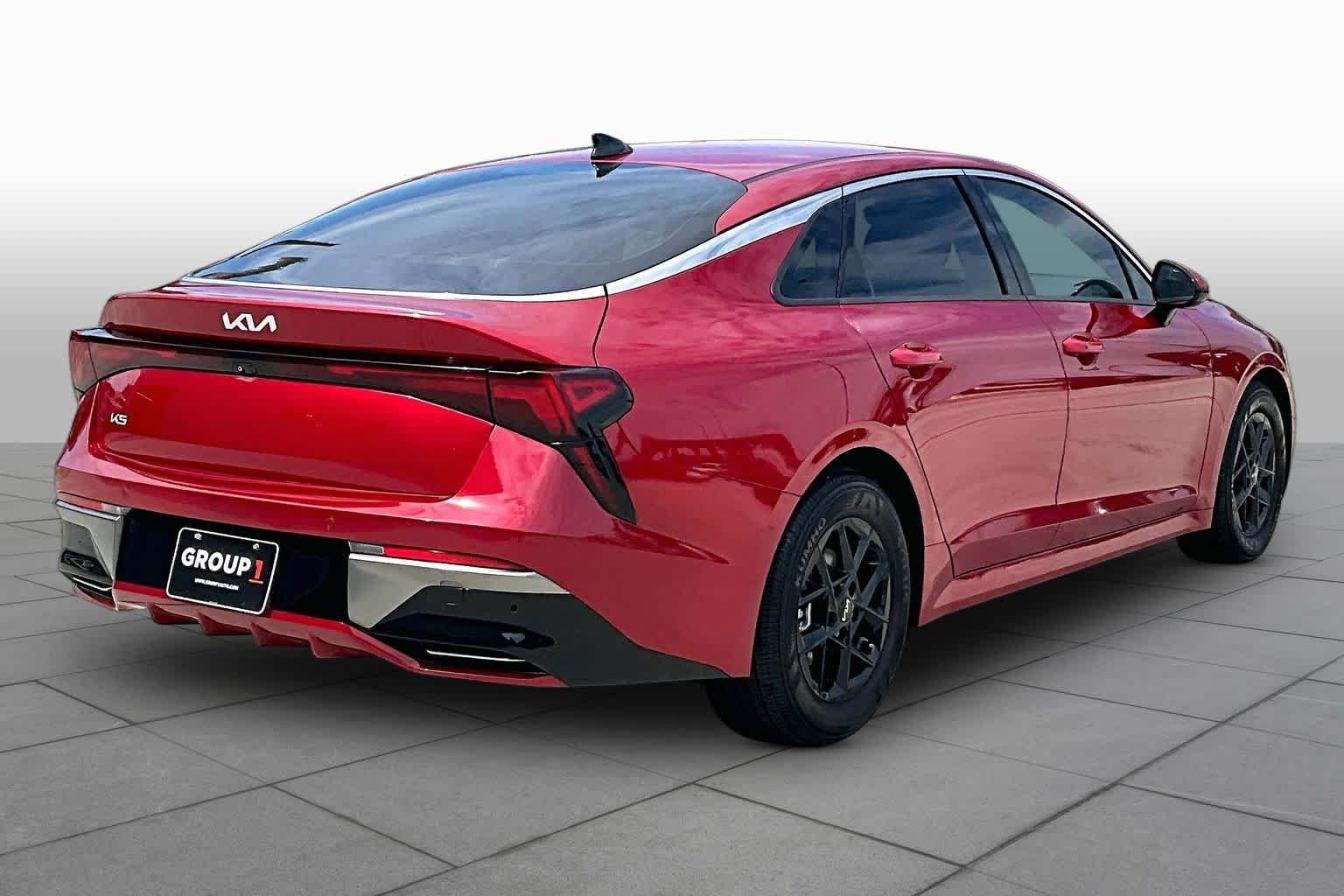 Used 2025 Runway Red Kia LXS image 23