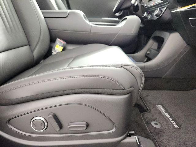 New 2026 White Hyundai SEL Premium 7P image 19