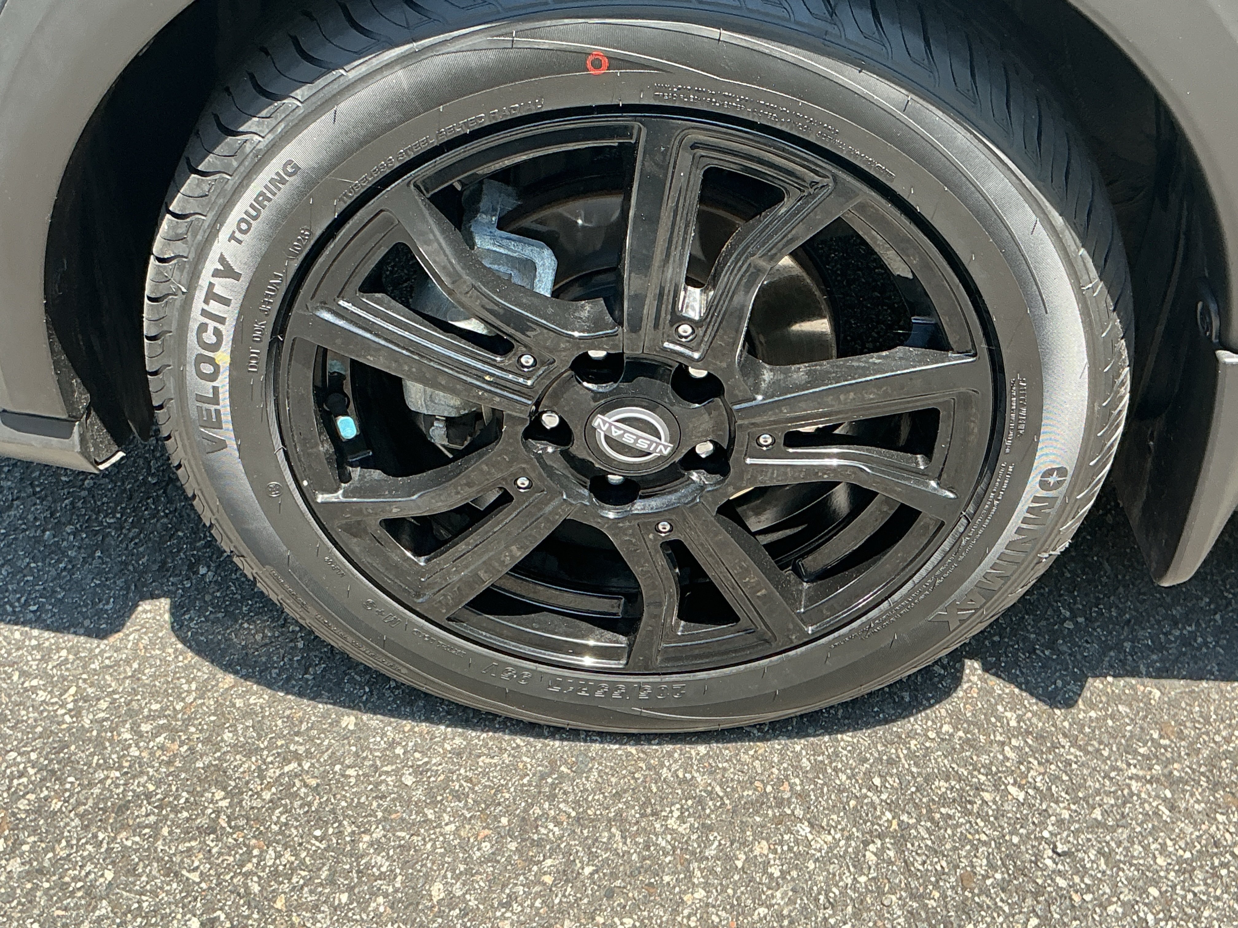 Used 2022 Gray/Super Black Nissan SV image 9