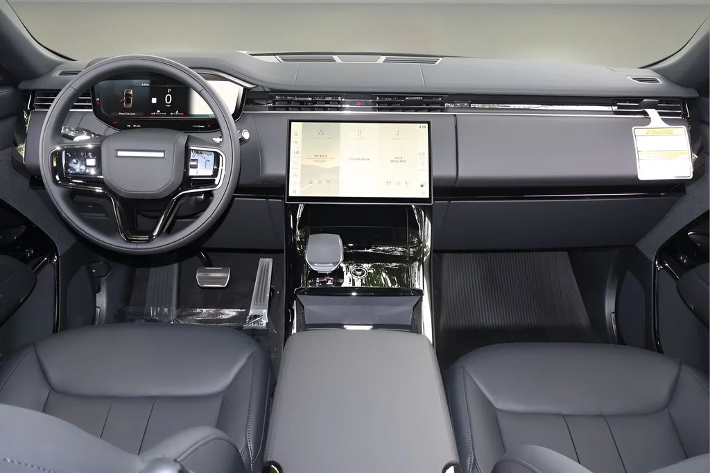 New 2026 Charente Grey Land Rover Dynamic SE image 13