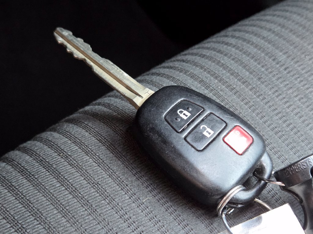 Used 2017 White Toyota LE image 36
