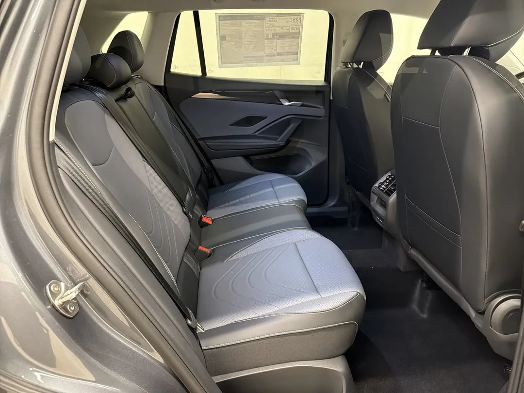 New 2026 Platinum Gray Metallic Volkswagen SE image 19