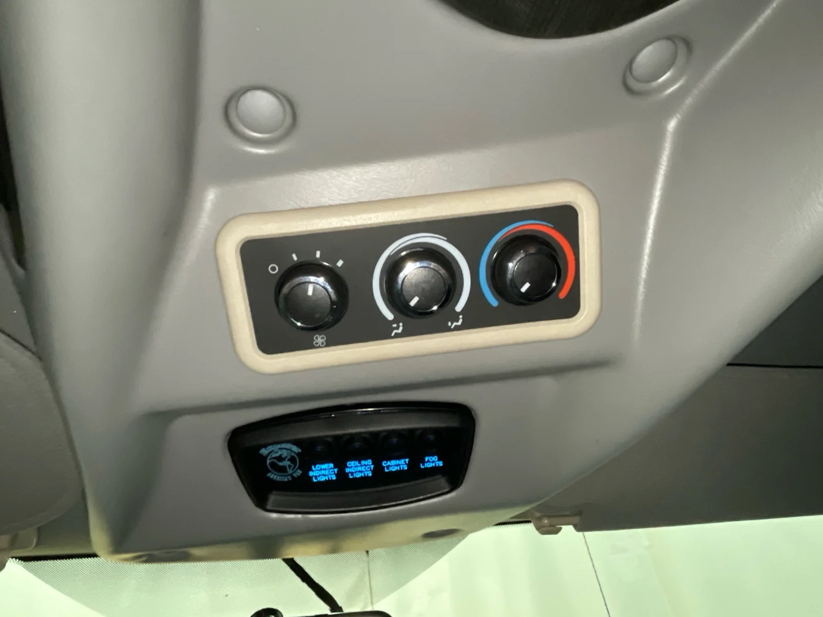 Used 2022 Quicksilver Metallic GMC Work Van image 20