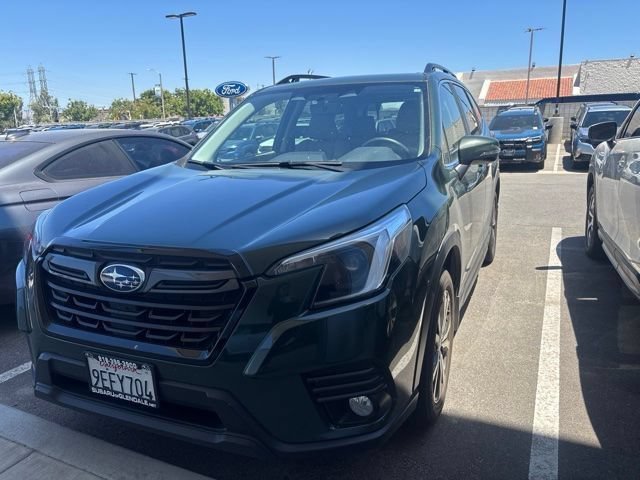 Certified Used 2022 Cascade Green Silica Subaru Limited image 1