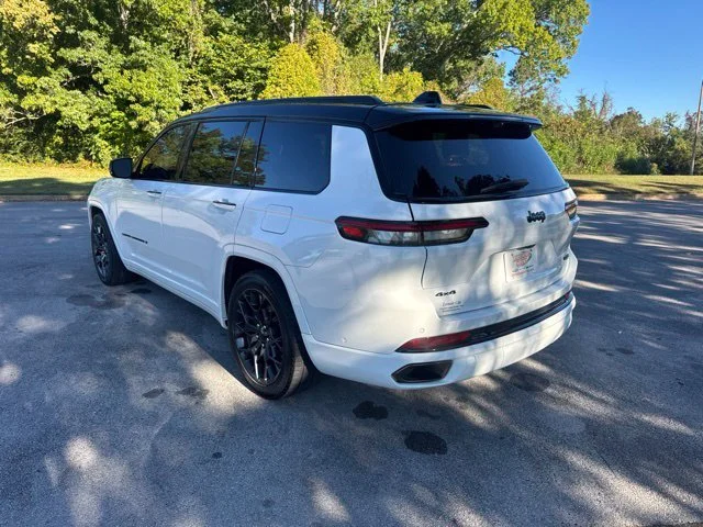 Used 2025 White Jeep Summit image 5