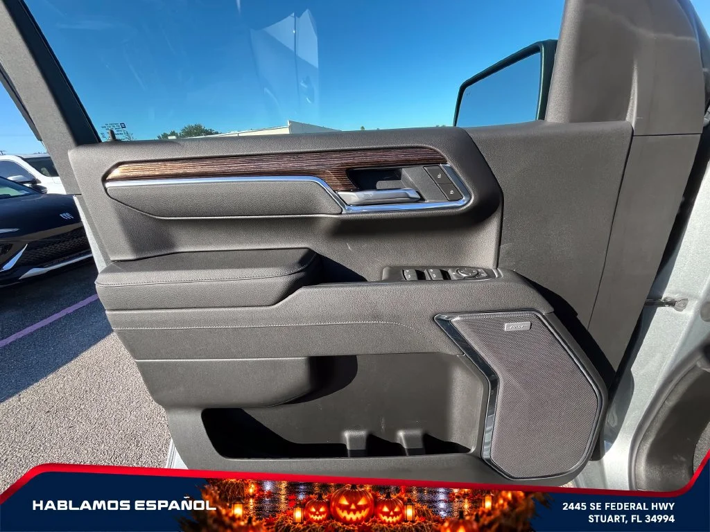 New 2026 Sterling Metallic GMC Elevation image 24