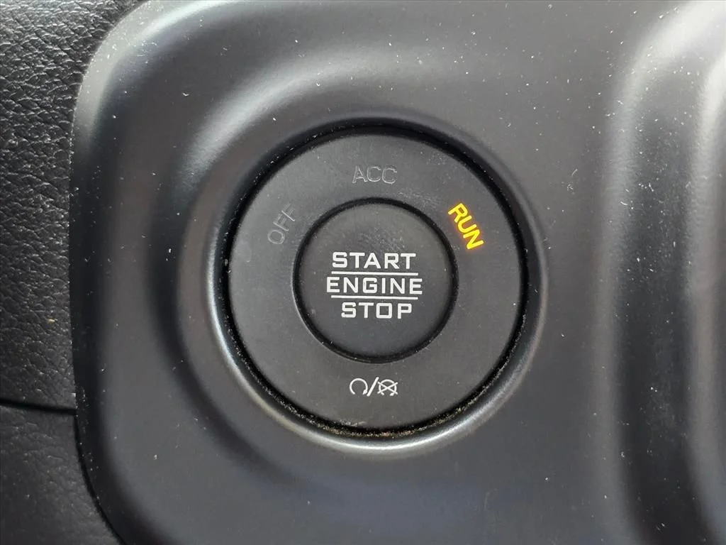 Used 2022 Red Jeep Mojave image 17