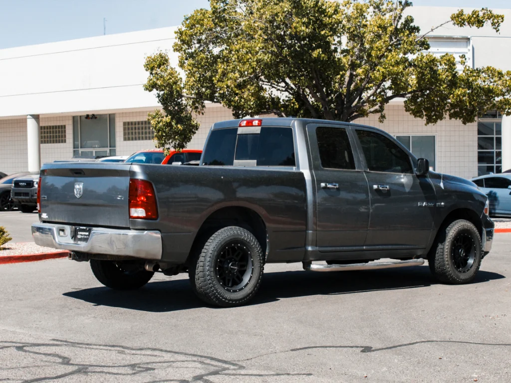 Used 2009 Mineral Gray Metallic Clearcoat Dodge SLT image 5