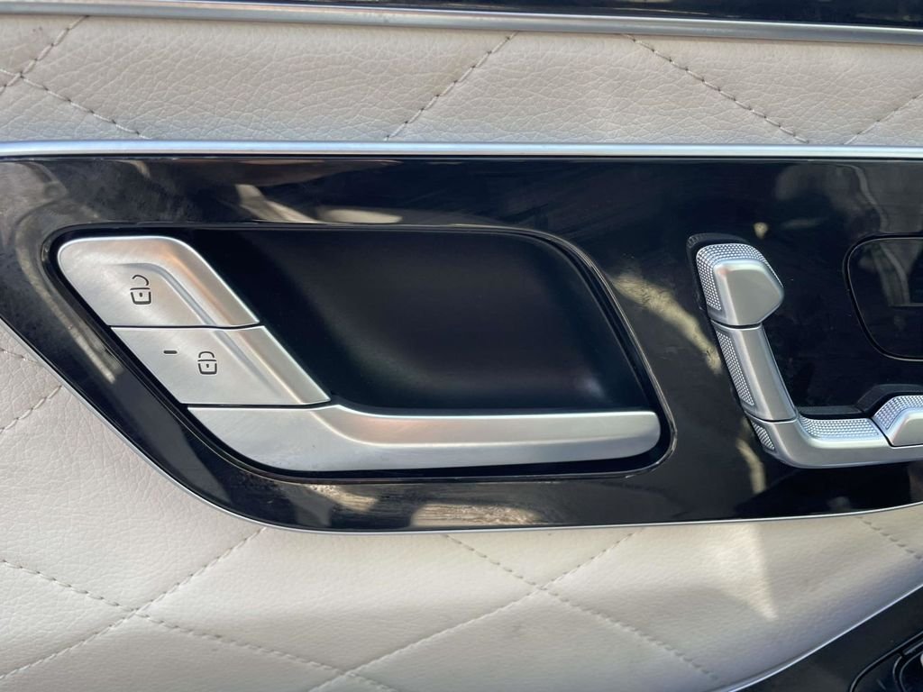 Used 2022  Mercedes-Benz S 580 image 34