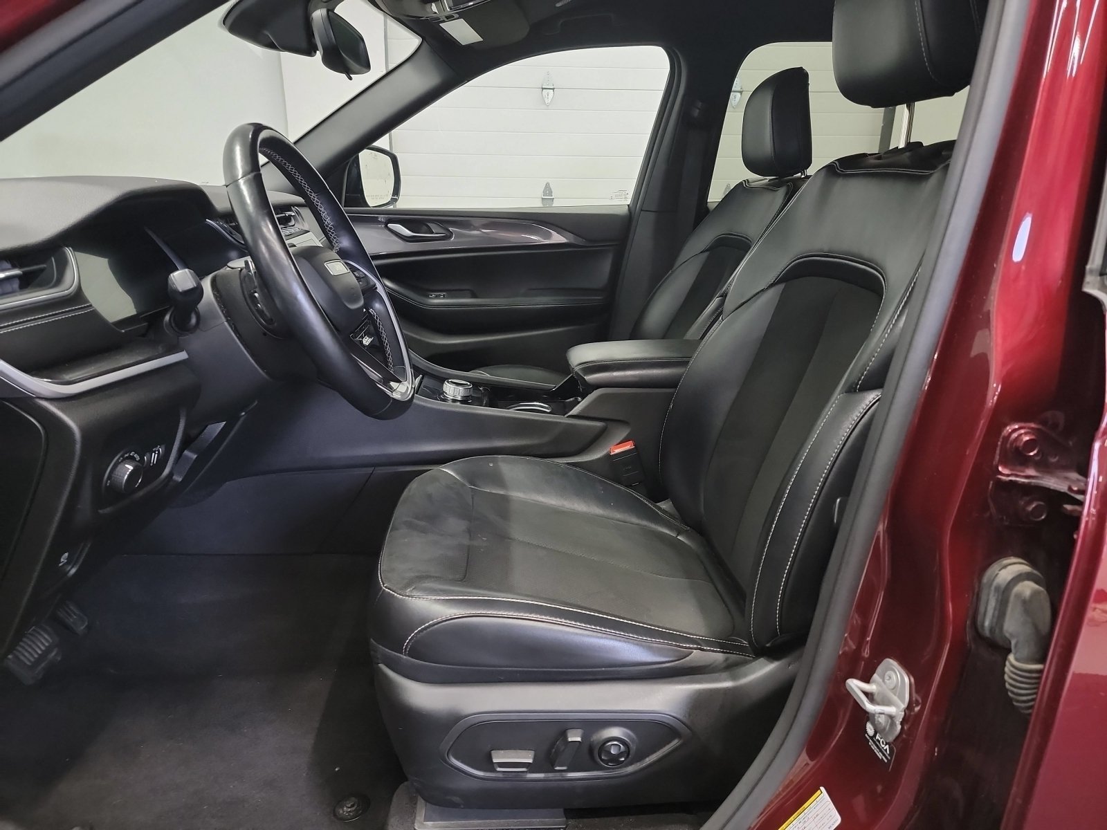 Used 2021 Velvet Red Pearlcoat Jeep Altitude image 11