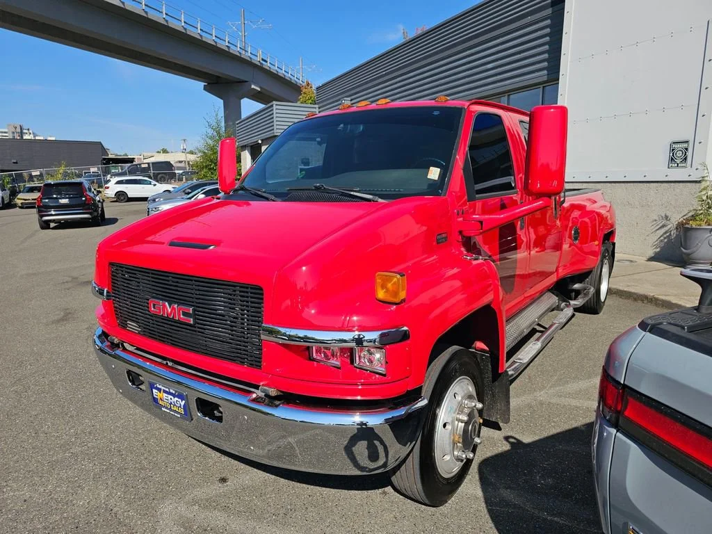 Pre-Owned 2006 GMC Topkick C4500 MONROE CONVERSION Crew Cab in