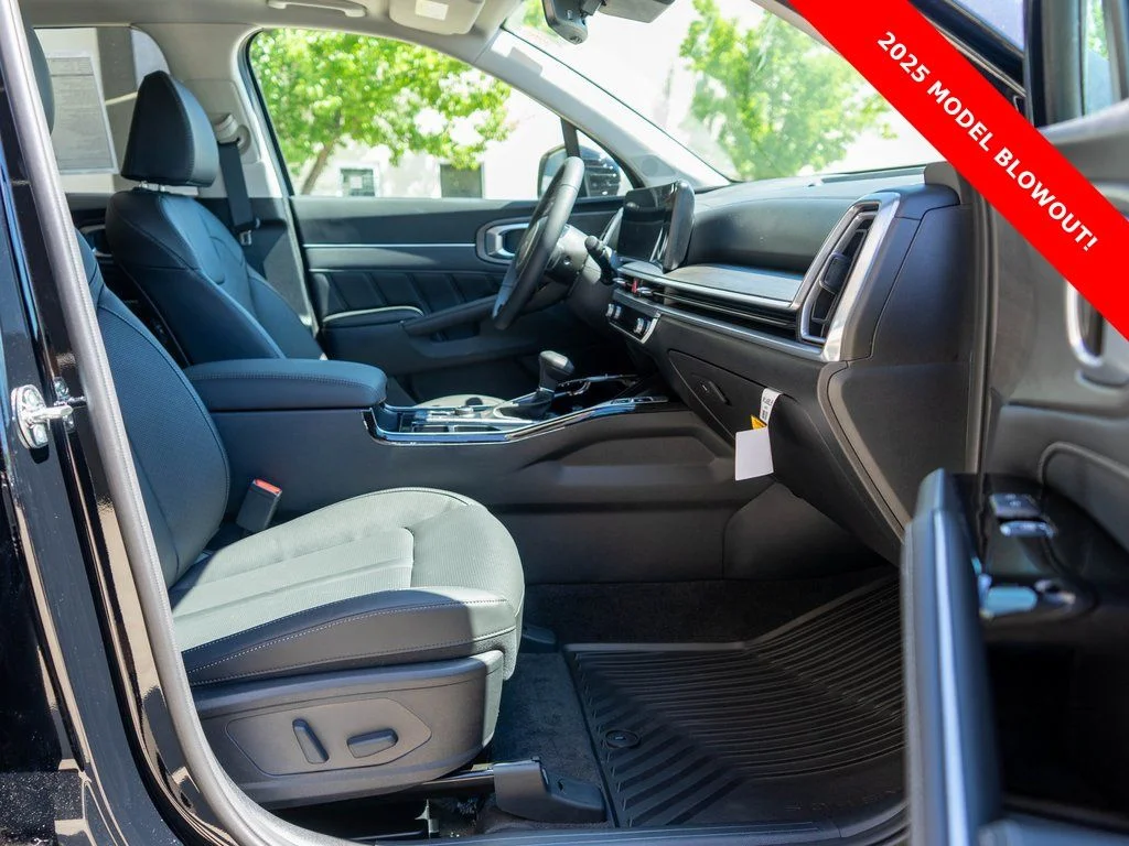 2025 Kia Sorento X-Line SX - Photo 10