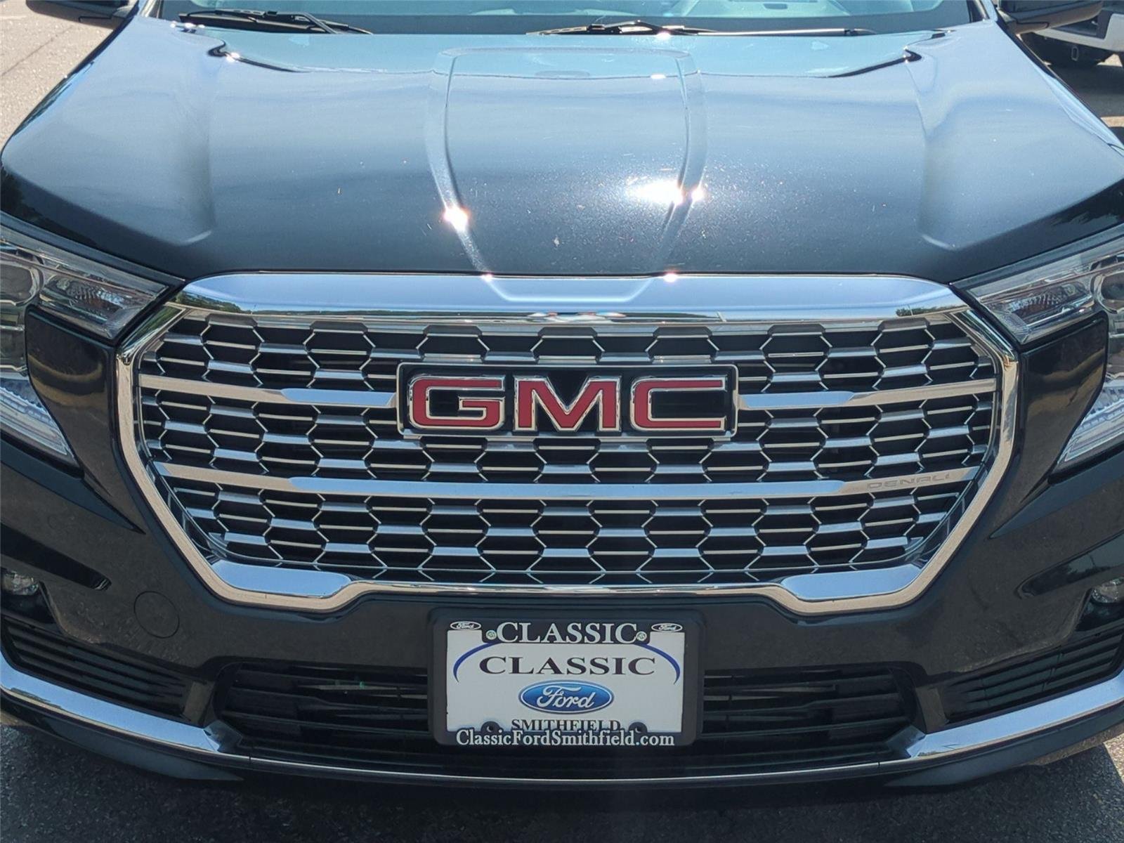 Used 2022 Ebony Twilight Metallic GMC Denali image 14