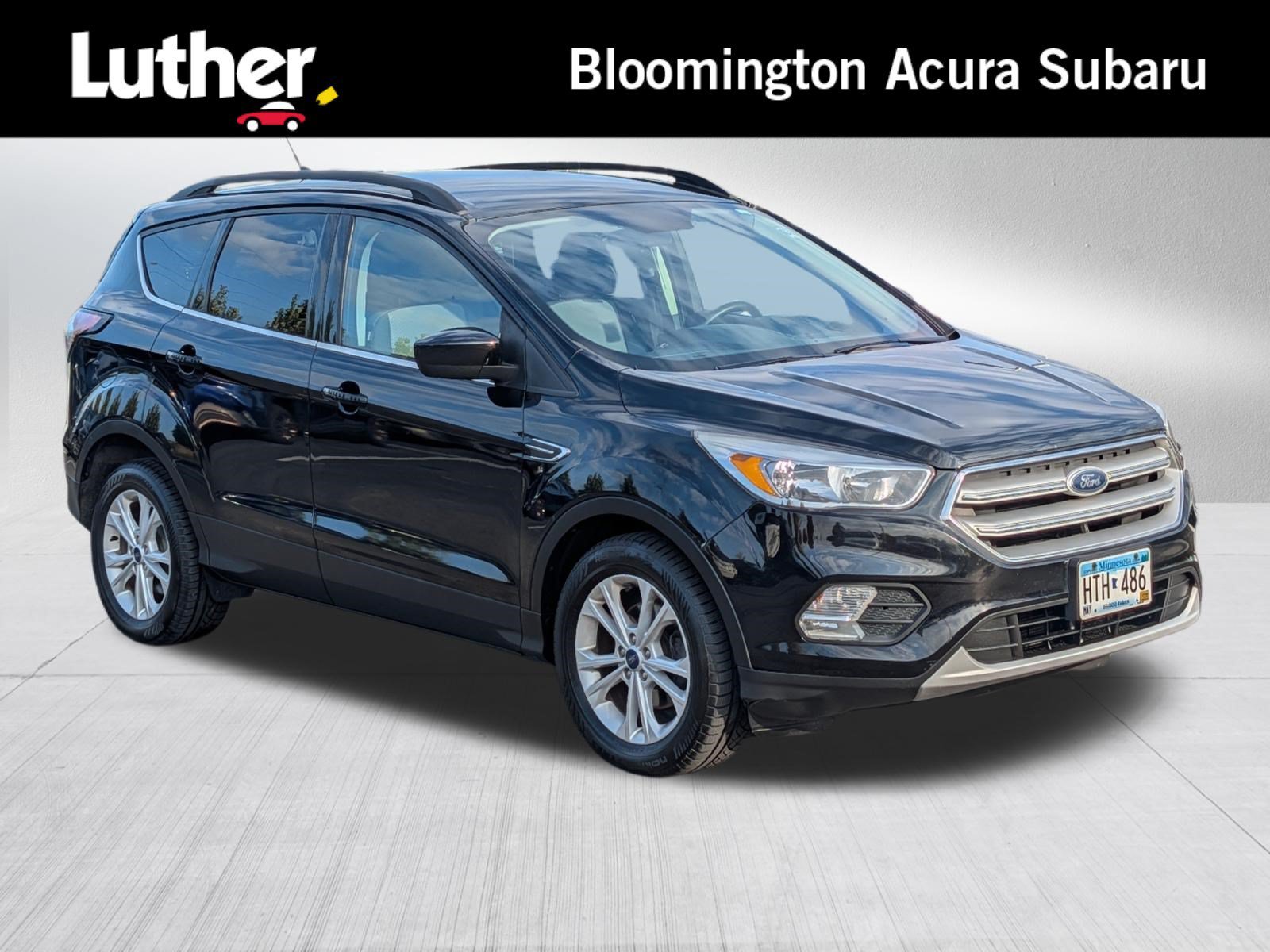 Used 2018 Shadow Black Ford SE image 1