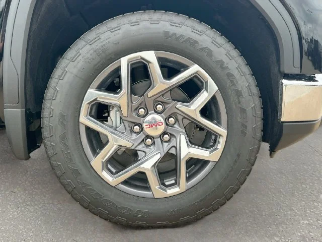 2026 GMC Sierra 1500 SLT - Photo 19