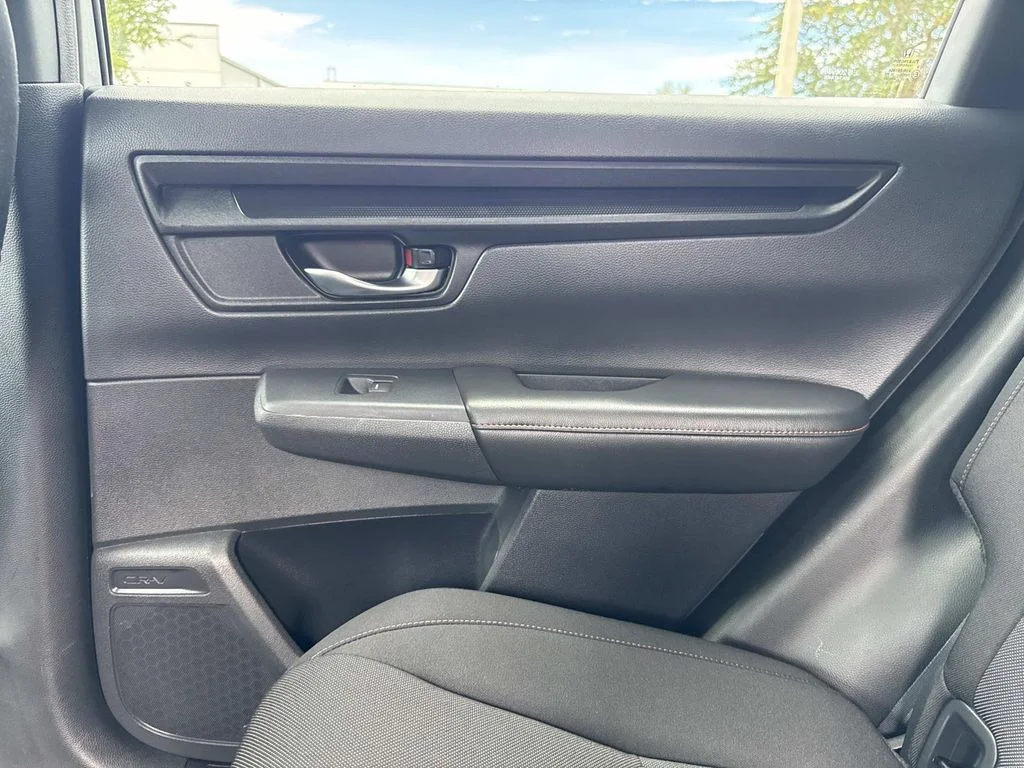 Used 2024  Honda Sport image 17