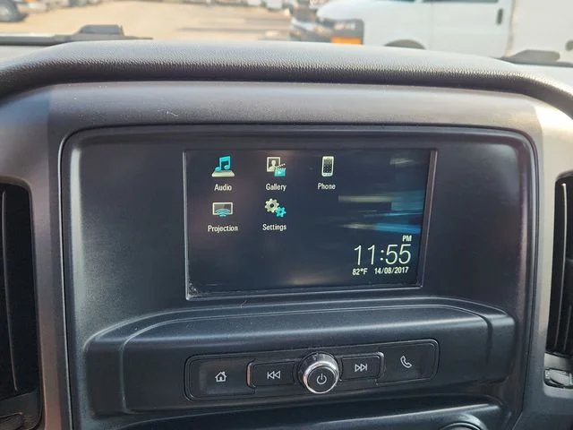 Used 2018 Silver GMC Base image 34