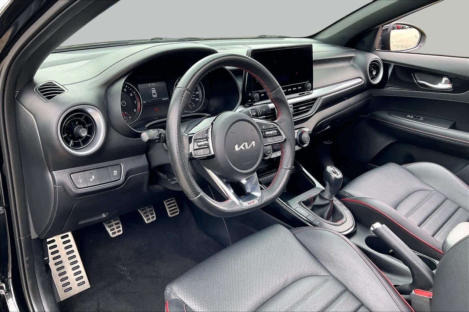 Used 2024 Aurora Black Kia GT image 17