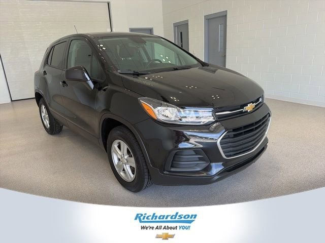 2022 Chevrolet Trax LS AWD's photo