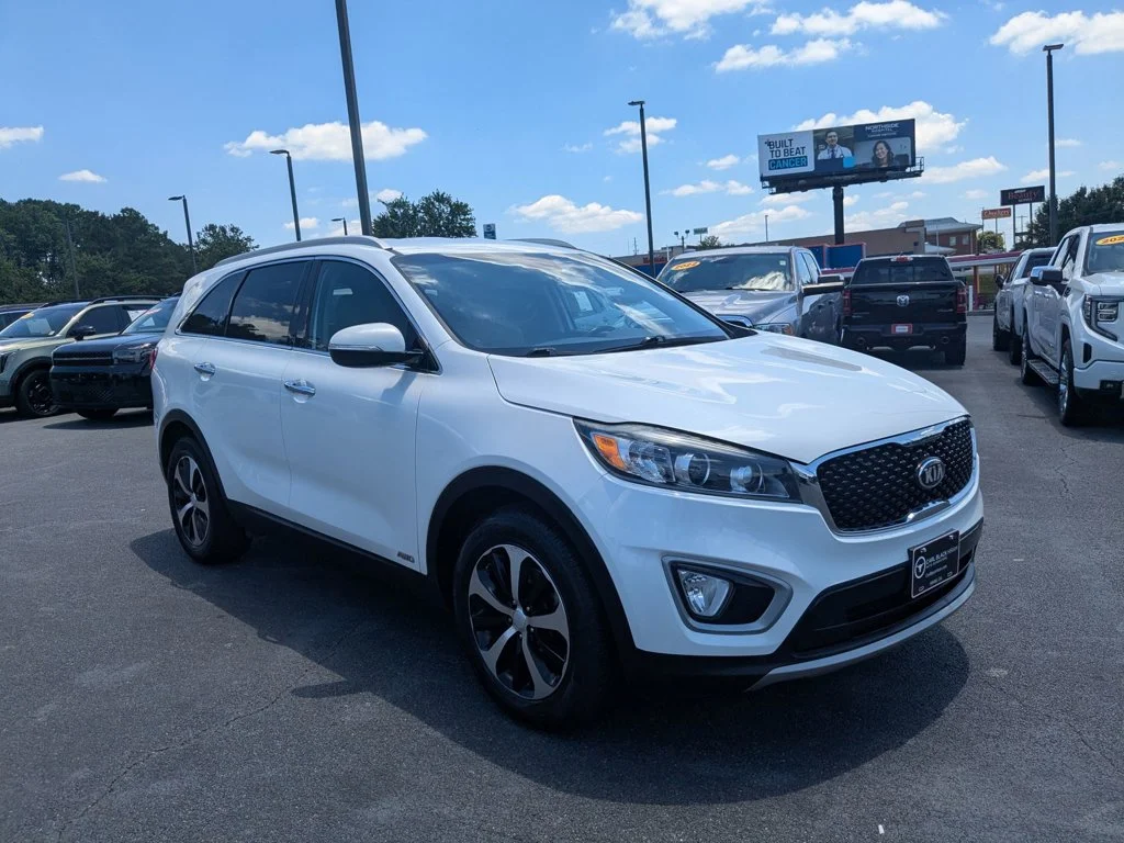 Used 2017 Snow White Pearl Kia EX image 3