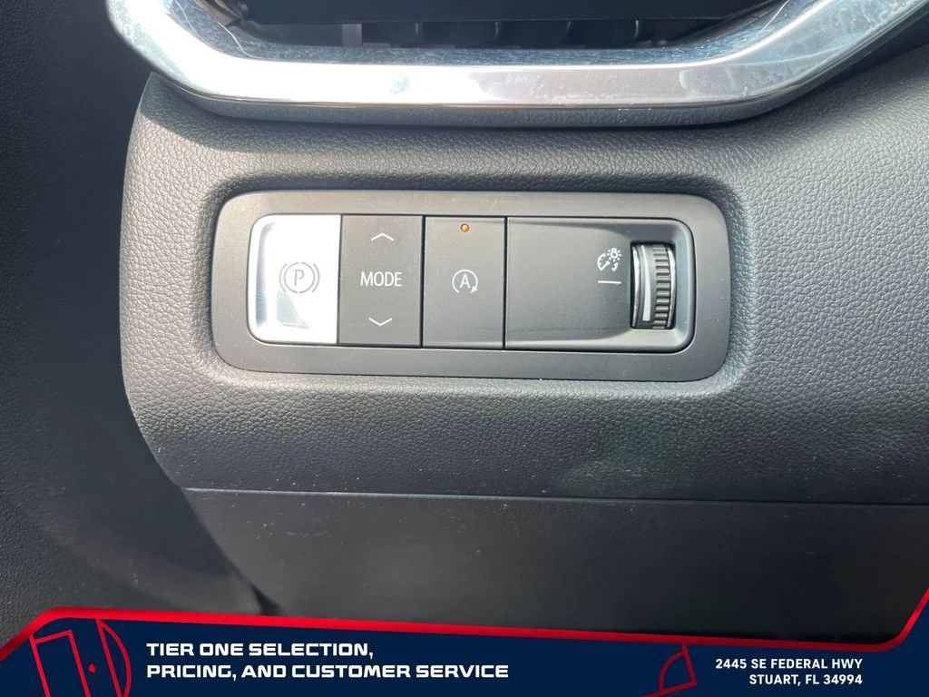 Used 2026 Summit White GMC Elevation image 18