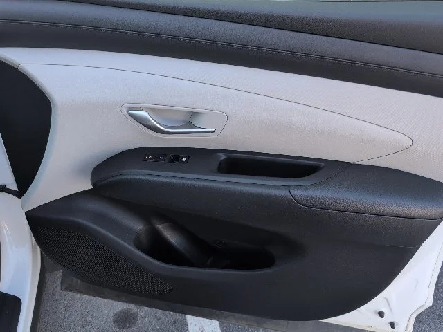 Used 2025 White Hyundai SEL image 11