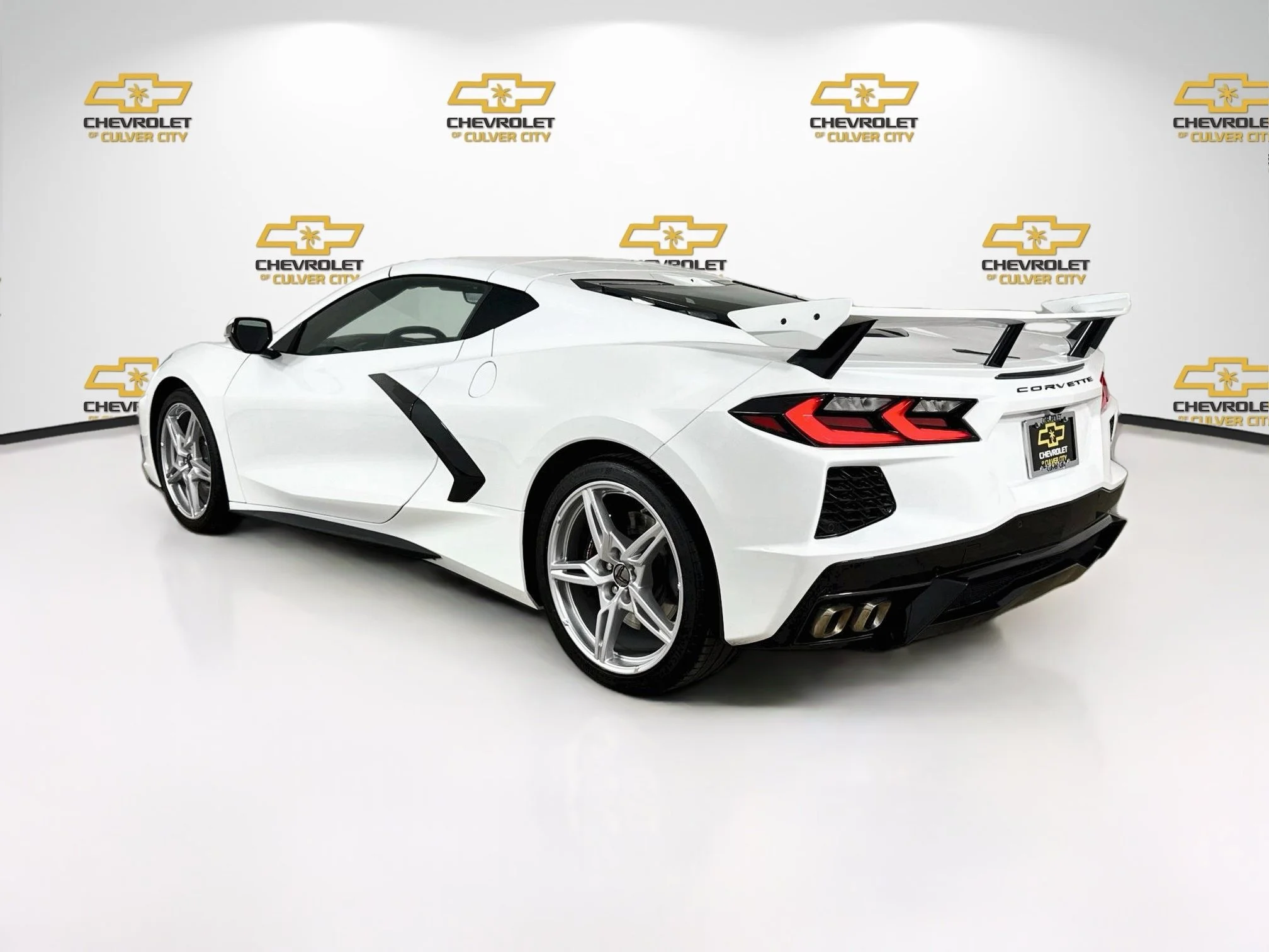 Used 2024 Arctic White Chevrolet 1LT image 6