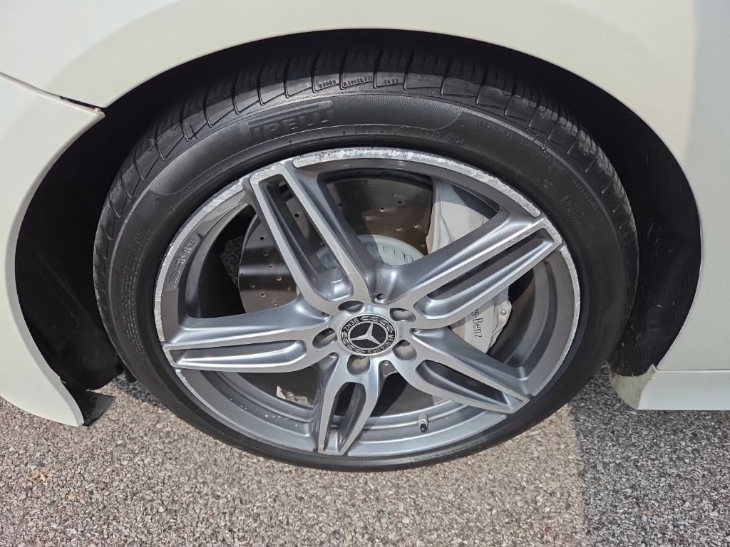 Used 2018 designo Diamond White Metallic Mercedes-Benz E 400 image 3