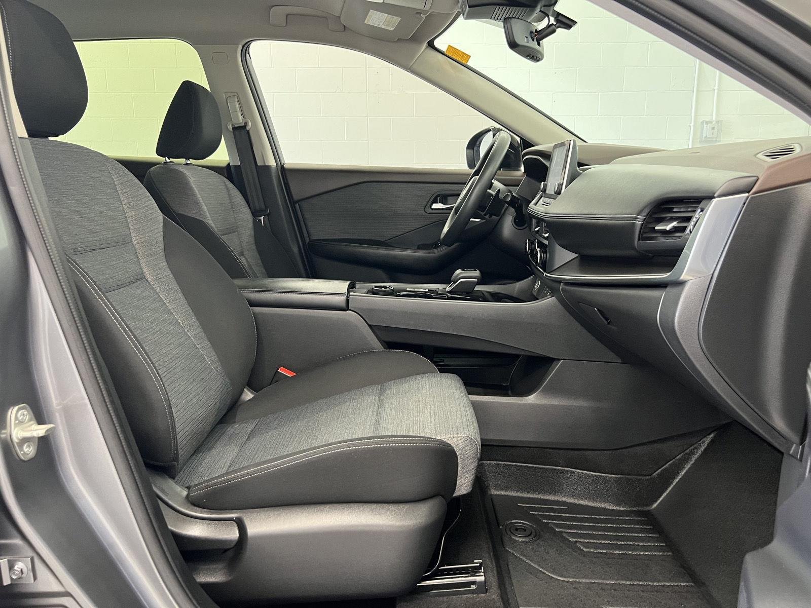 Used 2023 Gun Metallic Nissan SV image 29