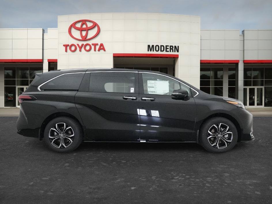 New 2026 Midnight Black Met Toyota Platinum image 13