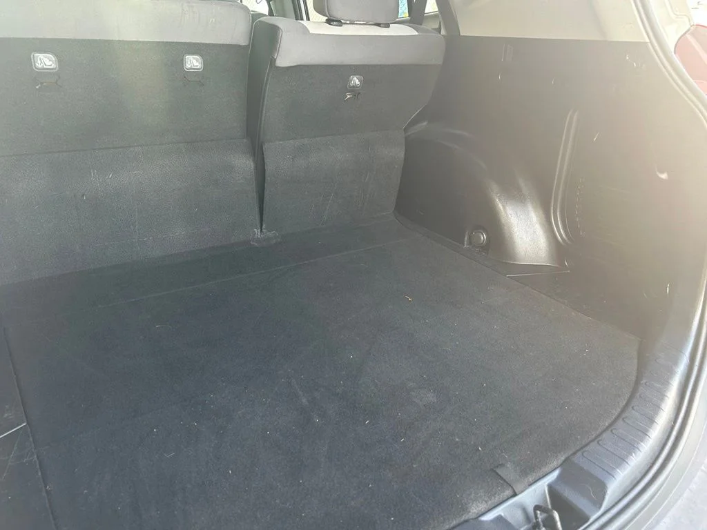Used 2015 Silver Toyota XLE image 35