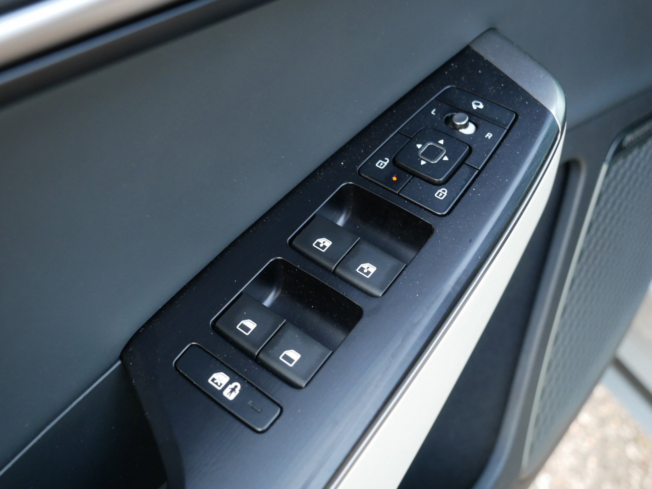 Used 2025 Wolf Gray Kia GT-Line image 20